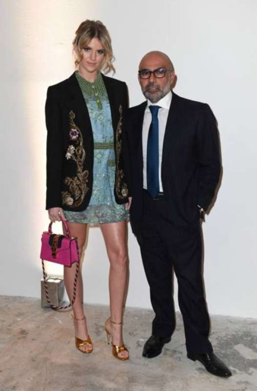 Hormoz vasfi e sara croce 1374729 Hormoz vasfi e sara croce 1374729