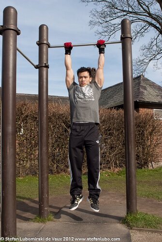 Dead hang pull up