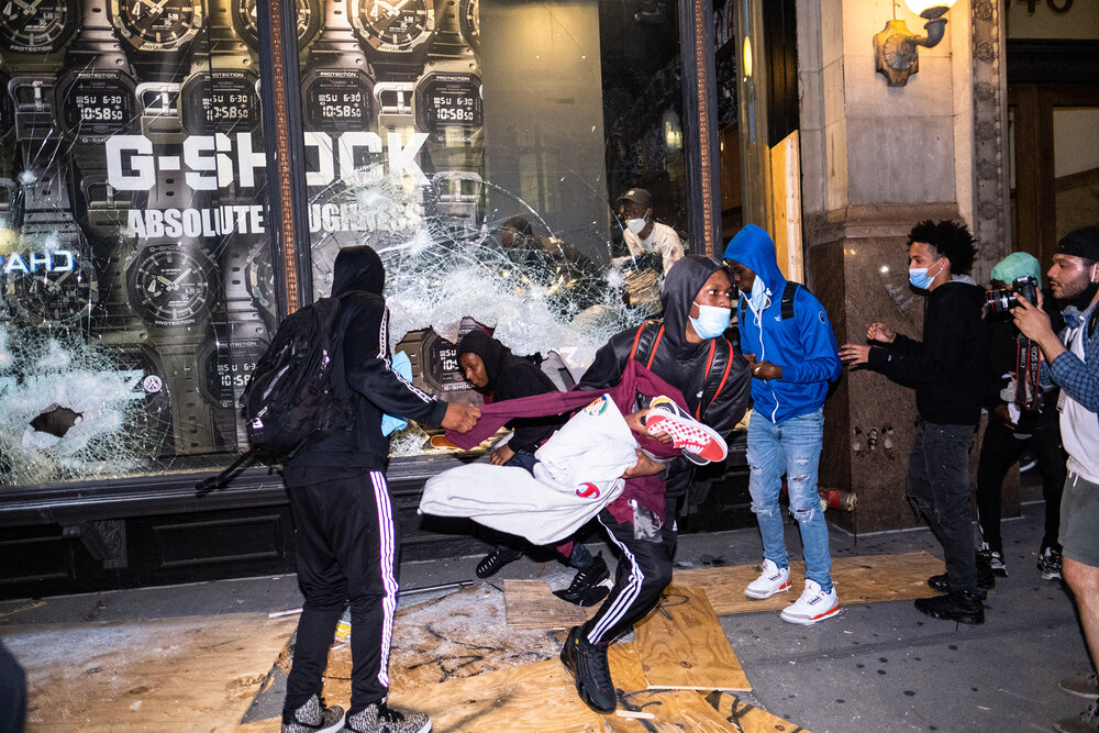 Nyc looting midtown