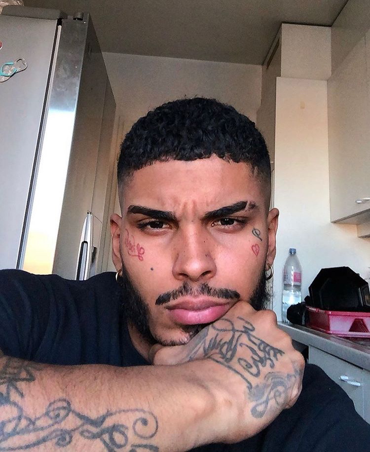 A8CDE80B F4D4 4403 AB0A DDAD8217CFFB