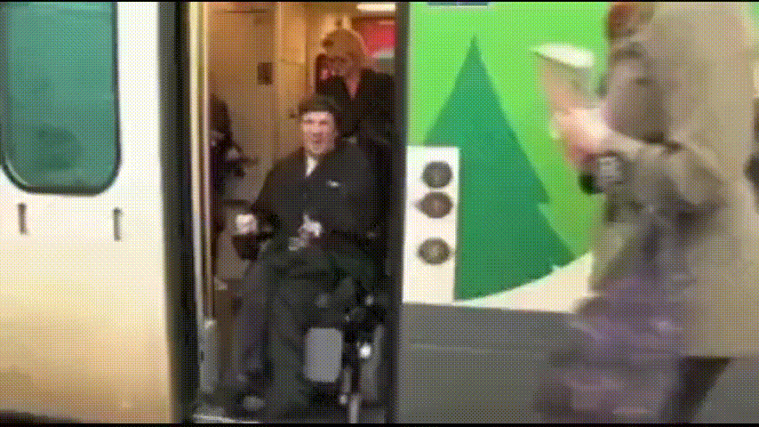 Vammainen saapuu lankaan
