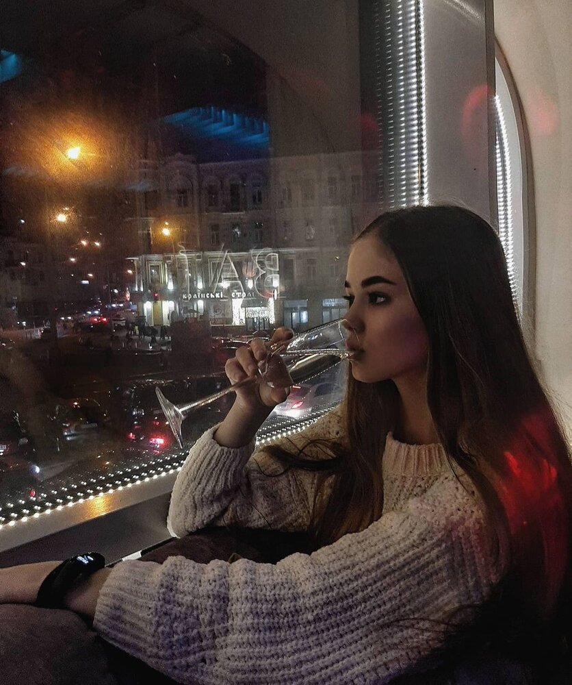 Kkriissstinaa 2234571452804619757 4111232074