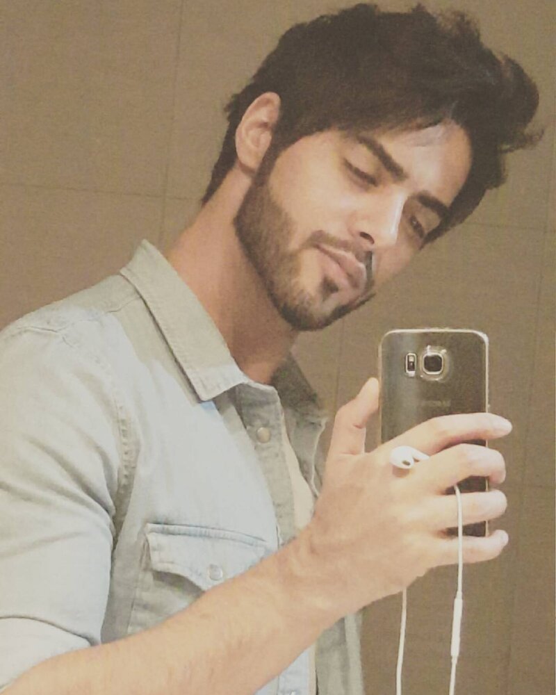 MBANDAR on Instagram        BAF98mVBJPG