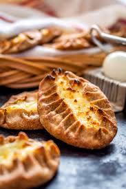 Perinteiset karjalanpiirakat | Maku