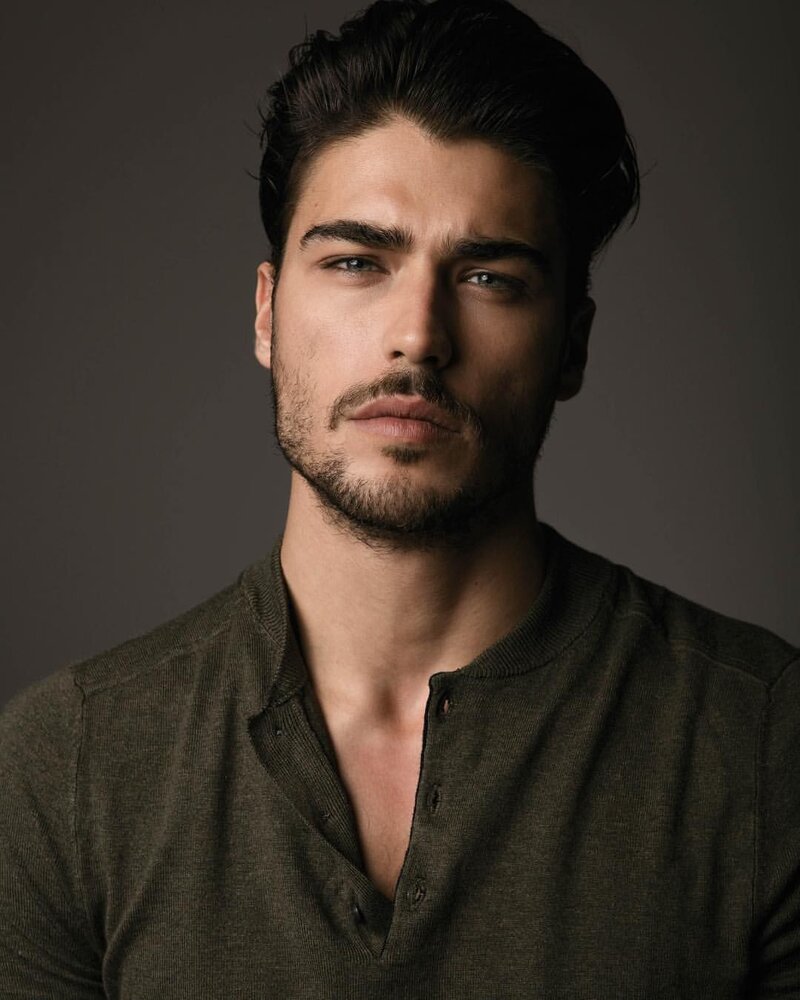 381890B9 AE09 4FF6 8377 AE843D4F4120