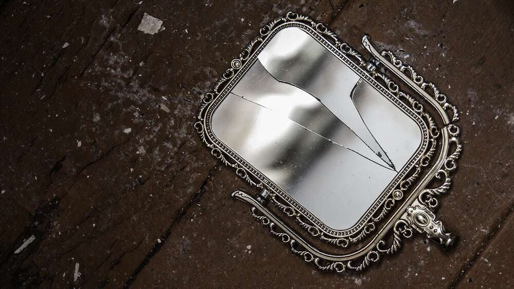 Broken mirror superstition