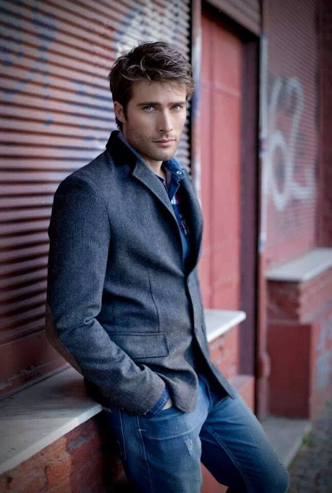 Ad17fb2ffeafa6b1dc8f7aa47874af95  gorgeous men avatar