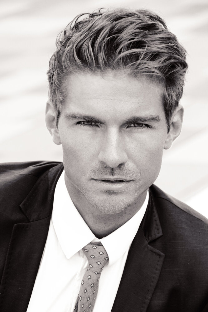 Jeremy fashion shooting black white agency suit blond hair 687x1030