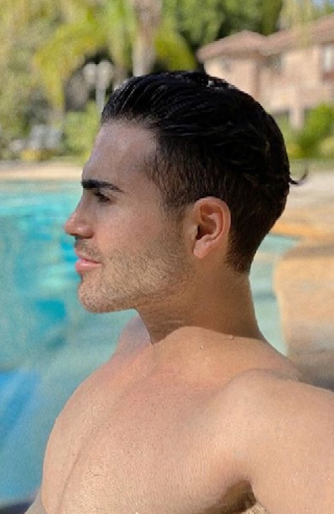 6FE7CB3D 5795 4B8A A868 C5DA663CAE1B