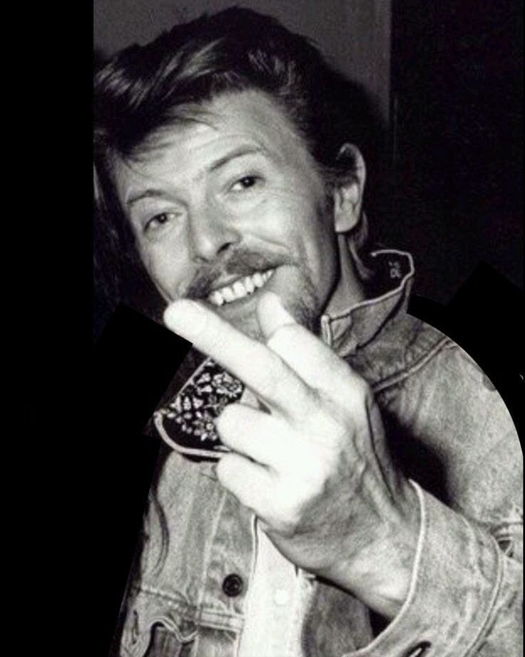 Bowie middle finger