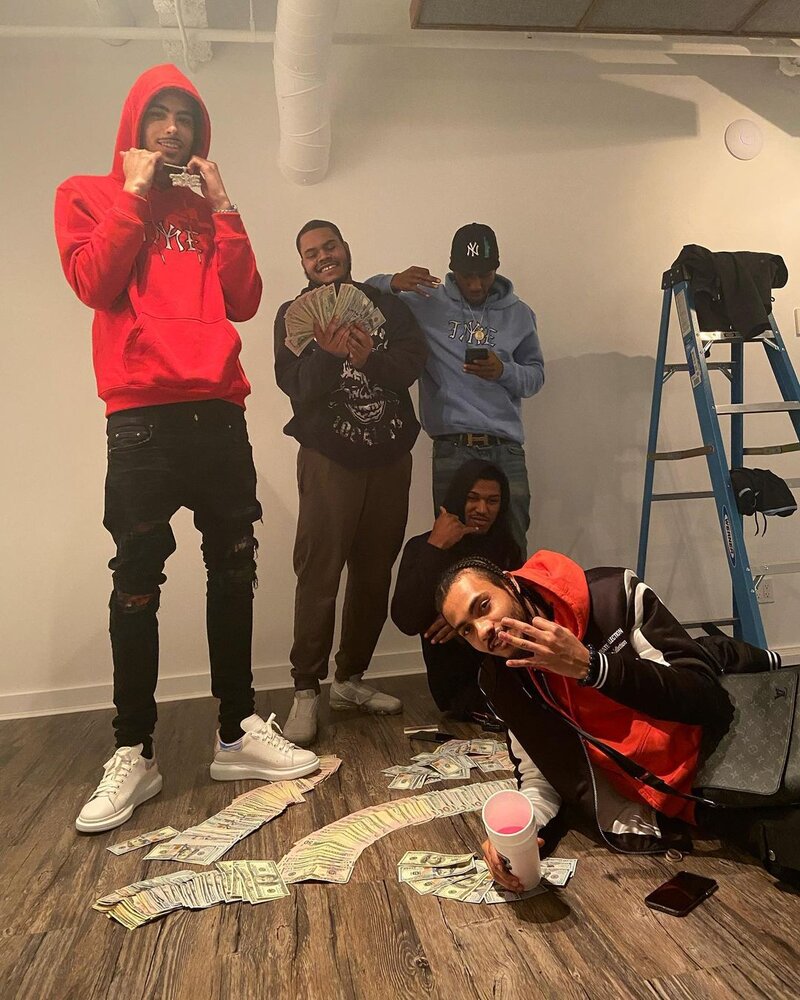 Jaycritch 2418672297406952654 39571050