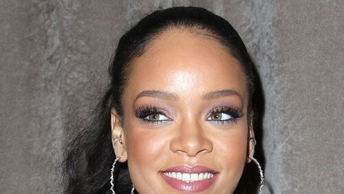 Rihanna headshot 620x713