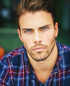 6c5a4856eba77cc0dfee1cae0a37f47f  blue eyes wattpad