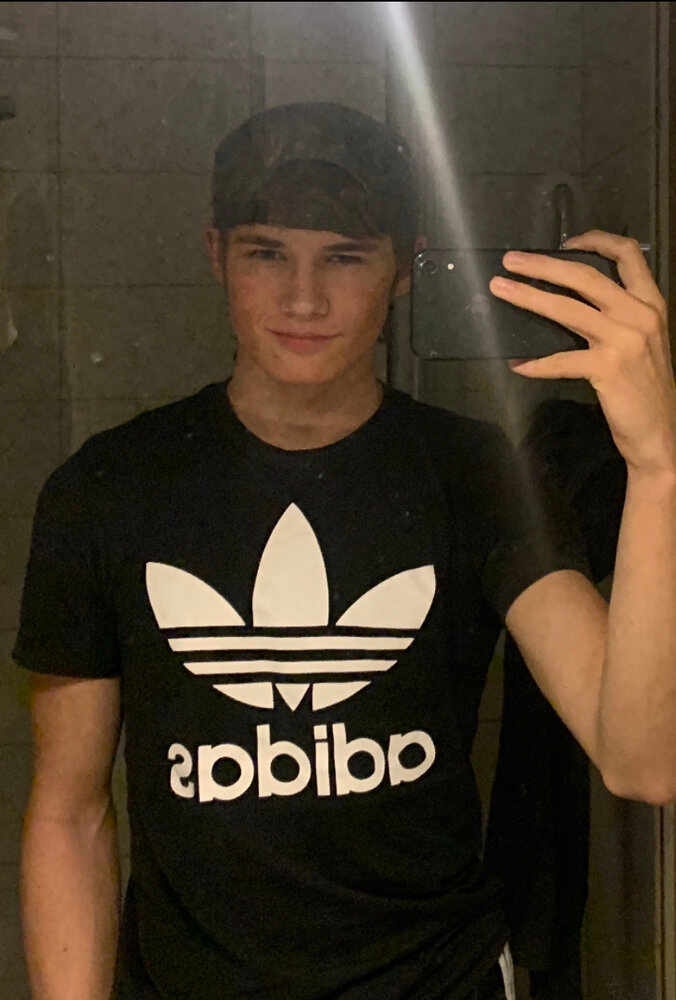 7F16B4E4 7E93 4A17 B195 9A6D0CA9D042