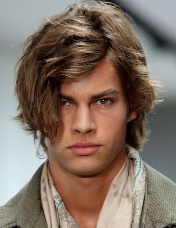 Easy to Style Medium Length Hair Cuts for Men 4