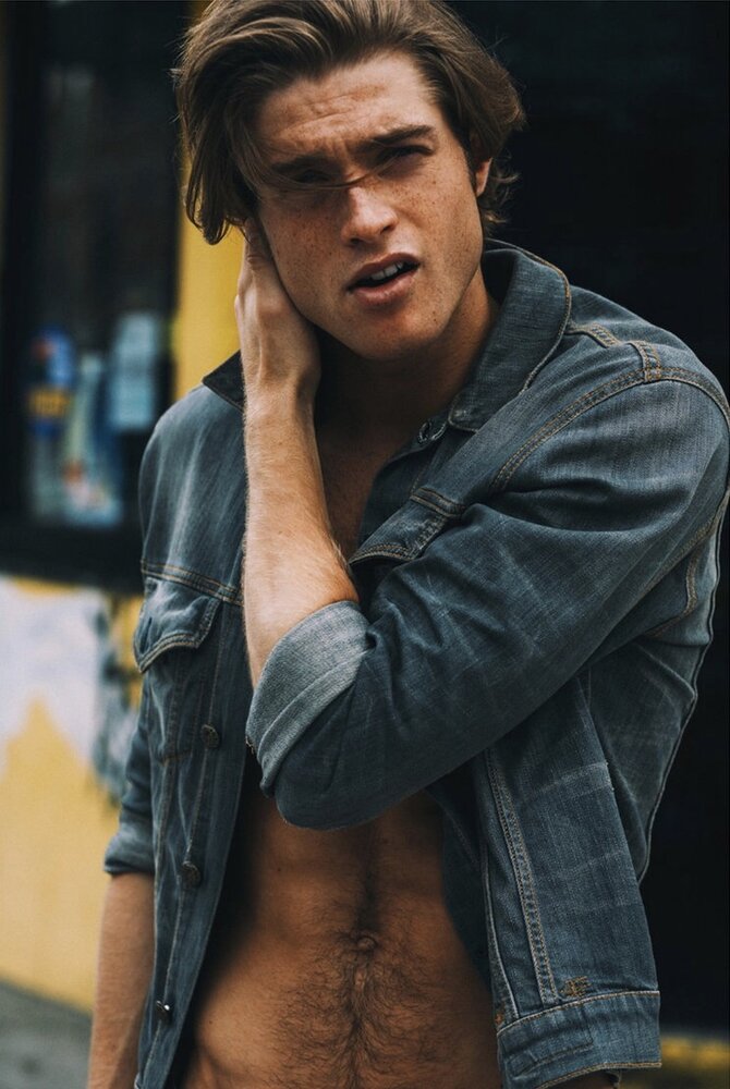 CA056B19 55FE 42FA A1B2 E273A5F65B30