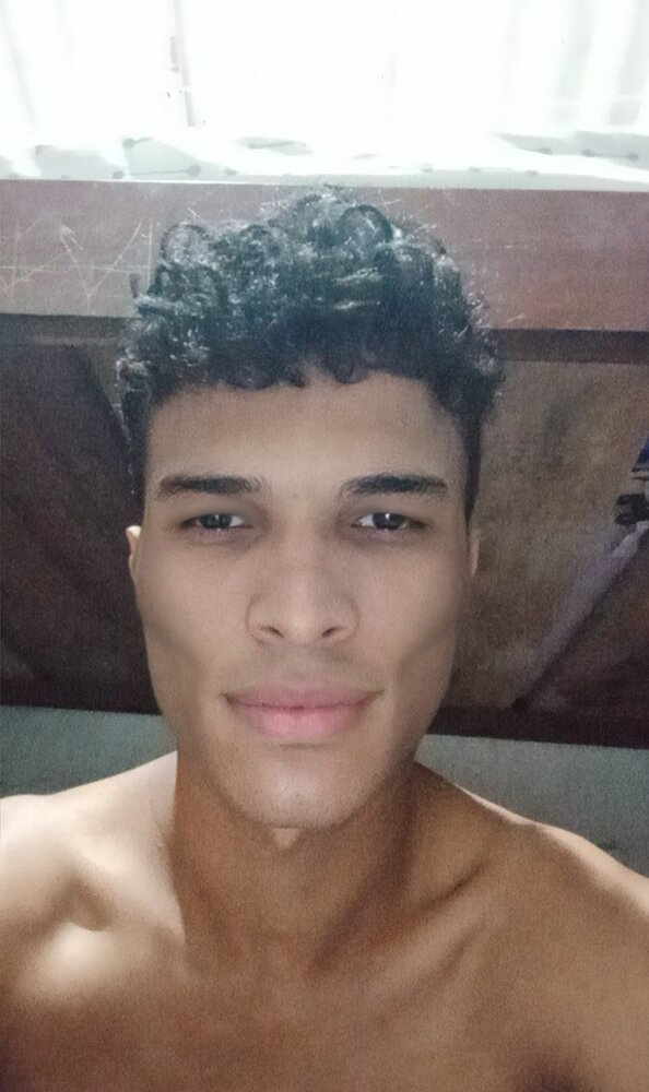 Colombian looksmaxer