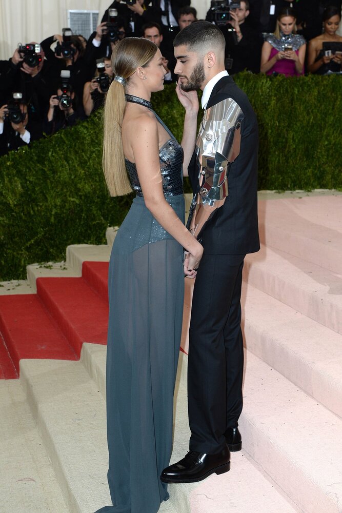 Zayn malik gigi hadid vogue 3may16 pa