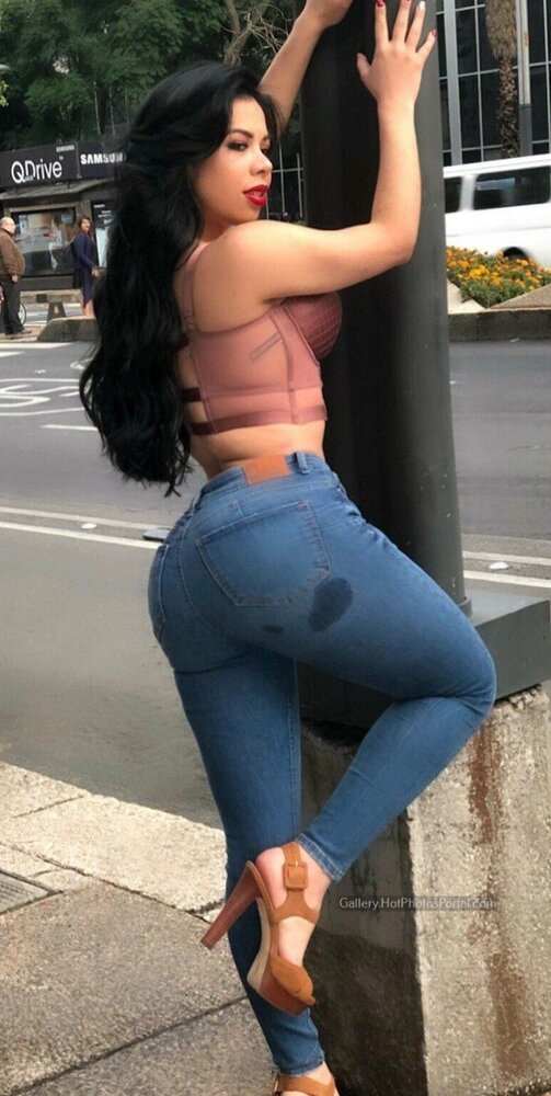 1559807557 785 Hot Curvy Girls in Tight Jeans Hot Photos Portal