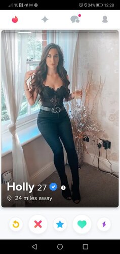 Screenshot_20201225_122820_com.tinder.jpg