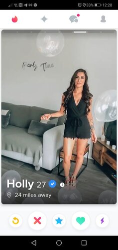 Screenshot_20201225_122836_com.tinder.jpg