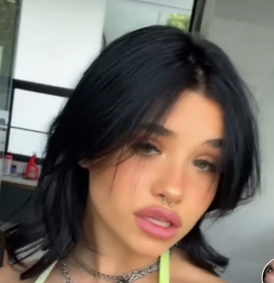 9A6C5B39 7777 43E3 AEB8 2D9528EF0241