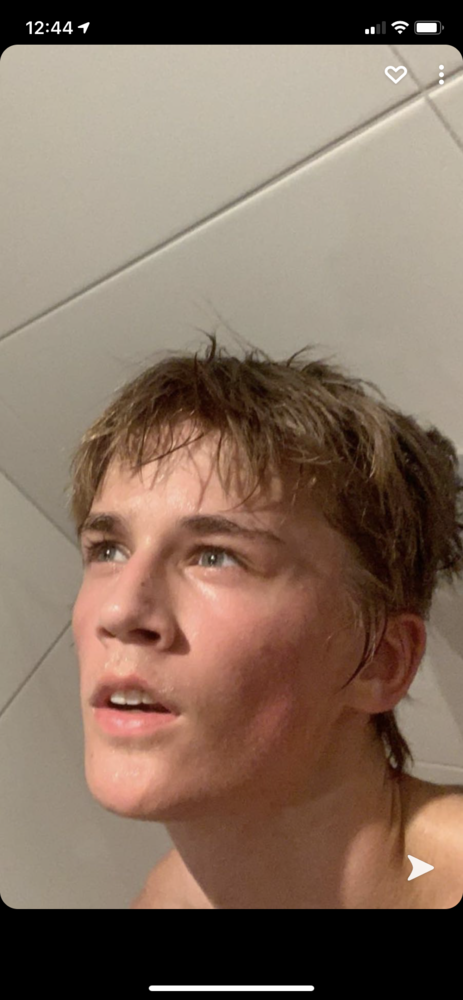 F8352132 DC9F 412B 9E5B 6E908388BD34