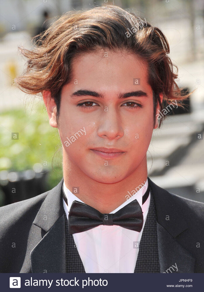 Avan jogia at the 2011 primetime creative arts emmy awards held at JPNHF9
