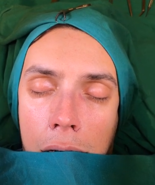 1611002599621