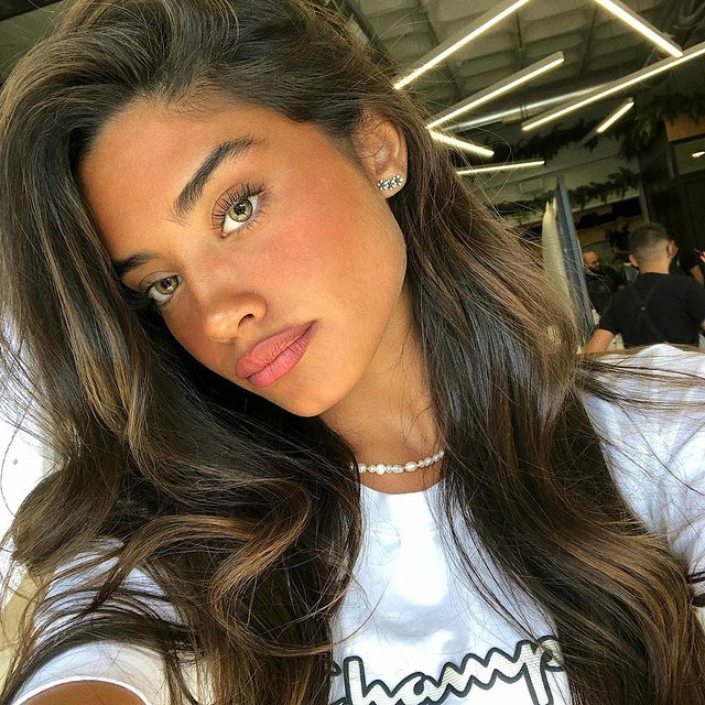 1611199461119