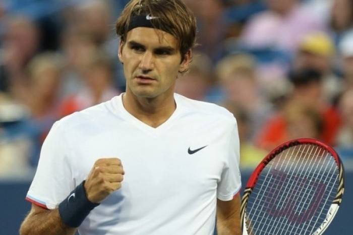 World no 1 roger federer eases past young to go through in us open