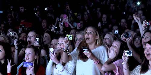 Justin bieber fans at concert screaming
