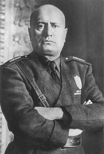 Mussolini mezzobusto