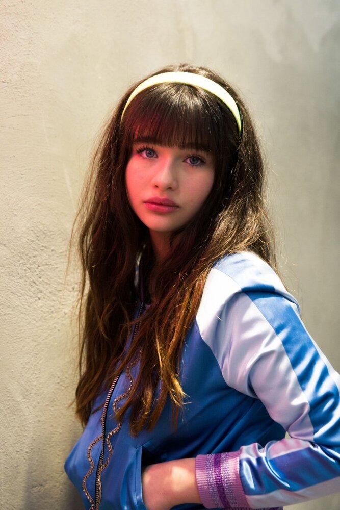 Malina weissman coveteur april 2018 12 gthumb gwdata1200 ghdata1200 gfitdatamax
