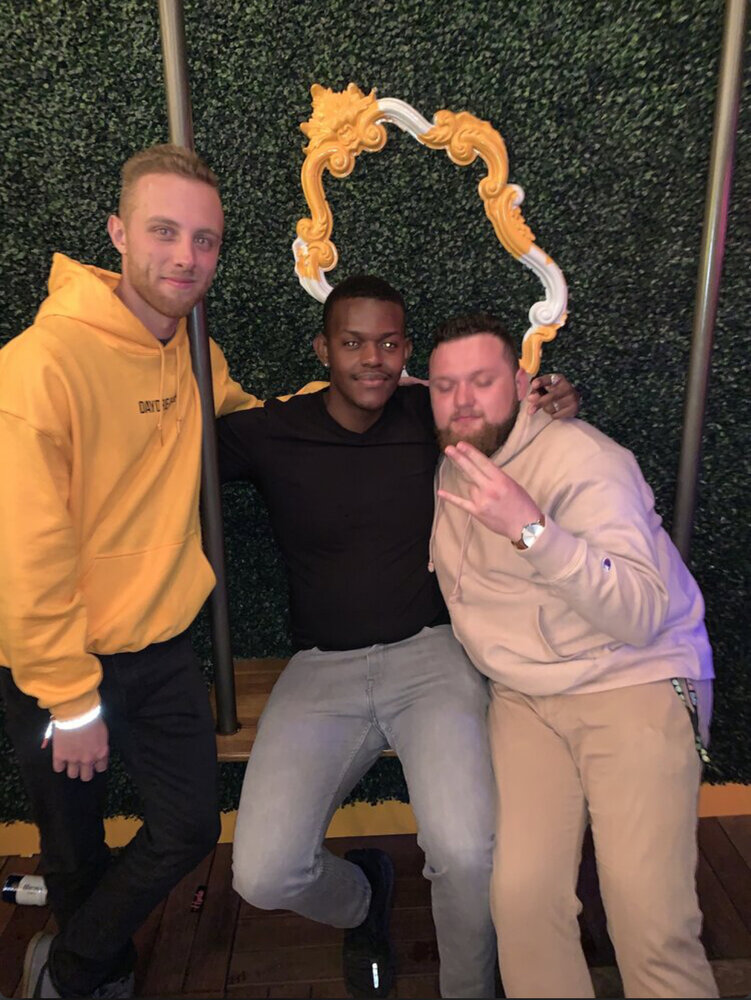 EFE426D3 D168 4B81 9B12 FFBD5C2A0AEF