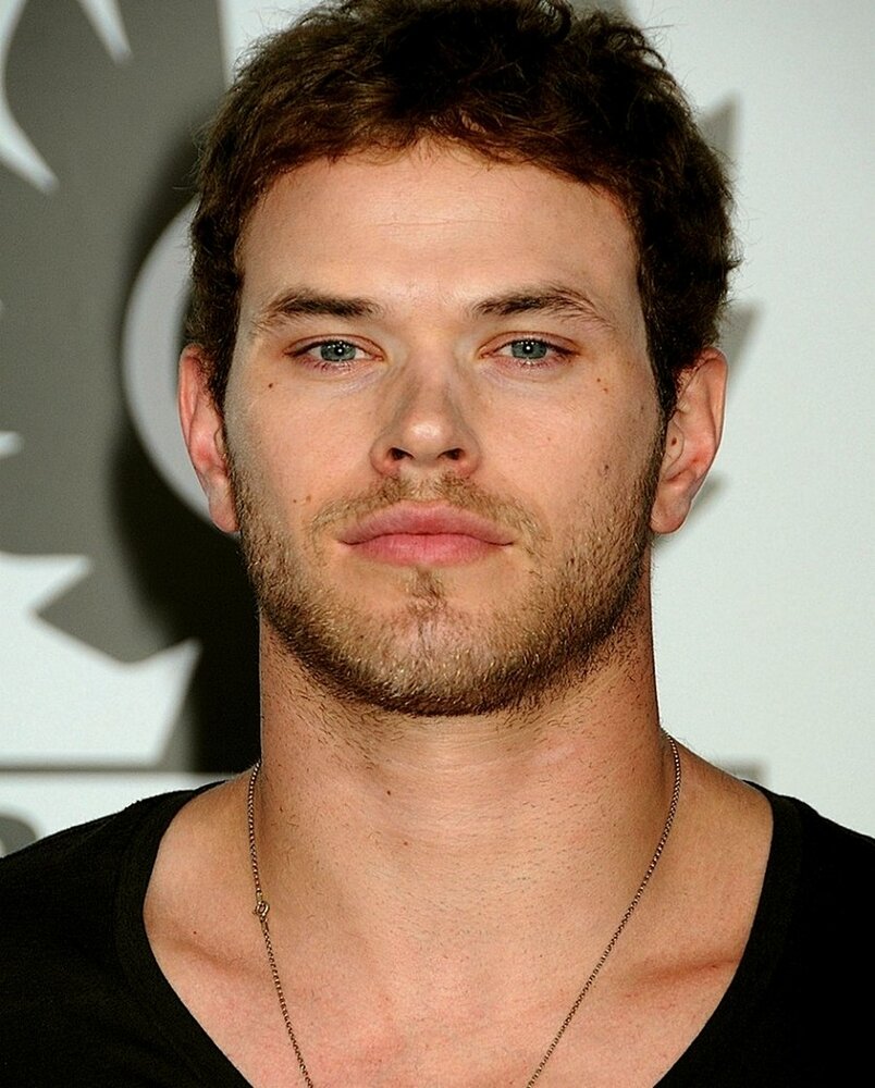 Kellan lutz2