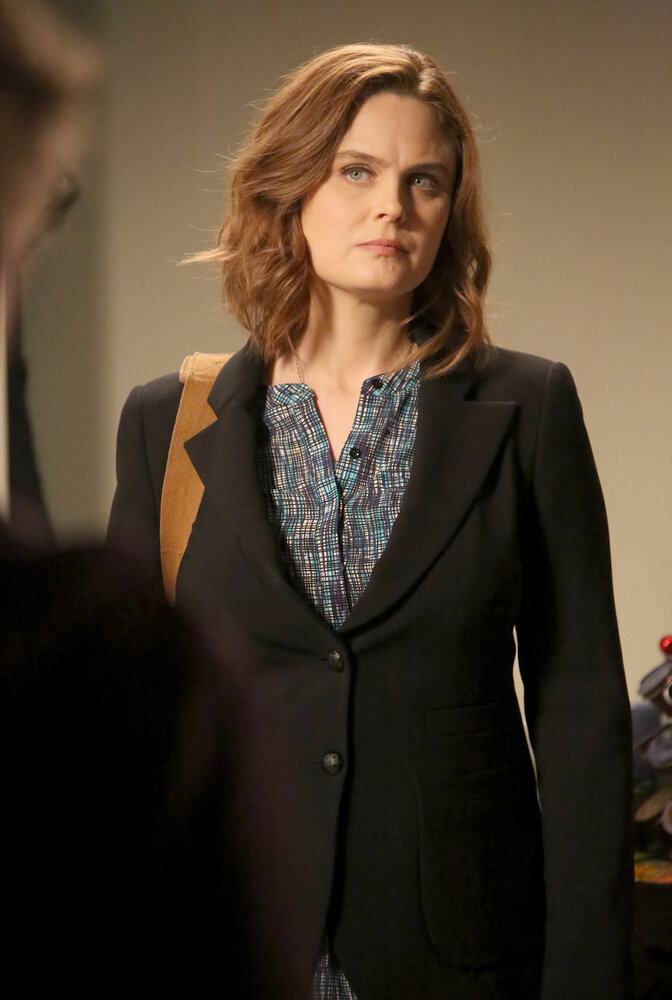 Bones S11 1117 sc35 PM 0182 hires1