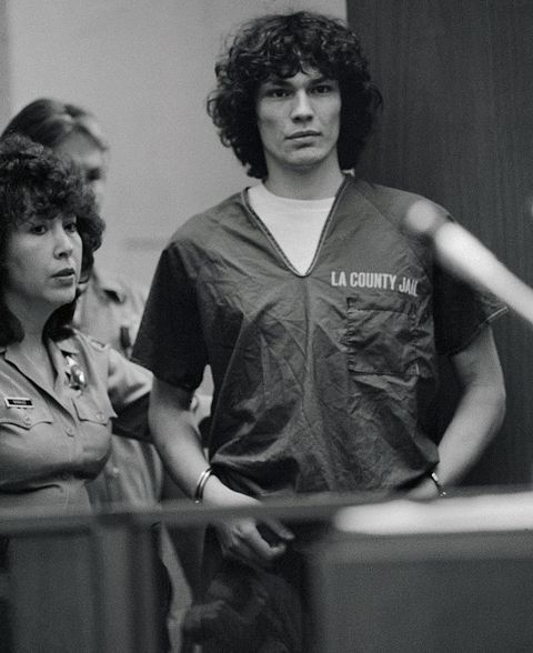 Night stalker suspect richard ramirez stands in court news photo 1610060351