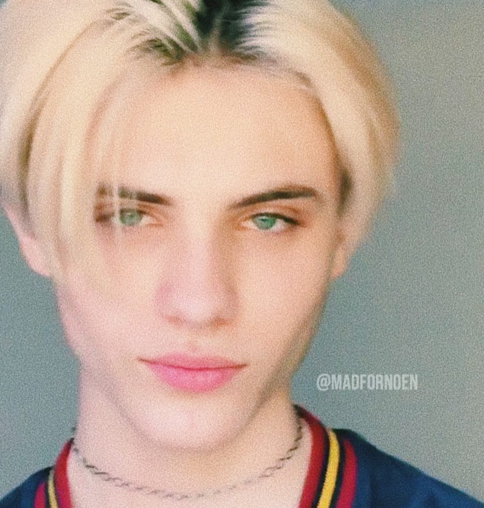 4F410B65 198A 48D2 B3D2 51398116A3AF