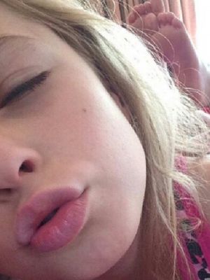 Beautiful Lips Young Teen Selfshot