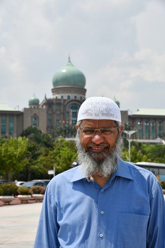 40 Perdana Putra