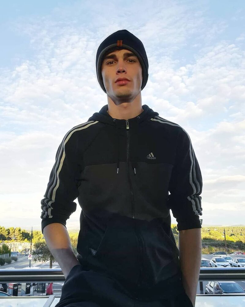 6b43bee68dc746ea16d4995c029d52e3