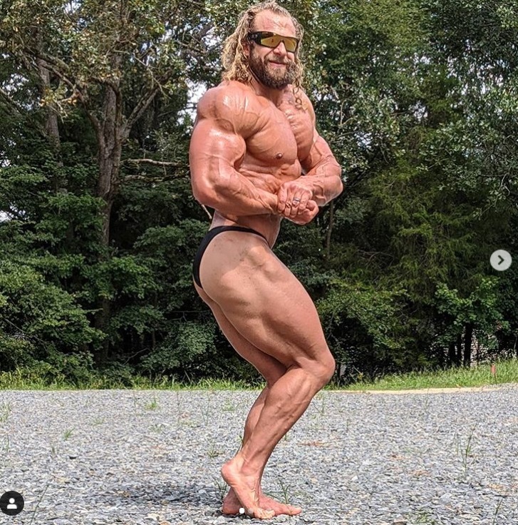 Jujimufu bodybuilding show