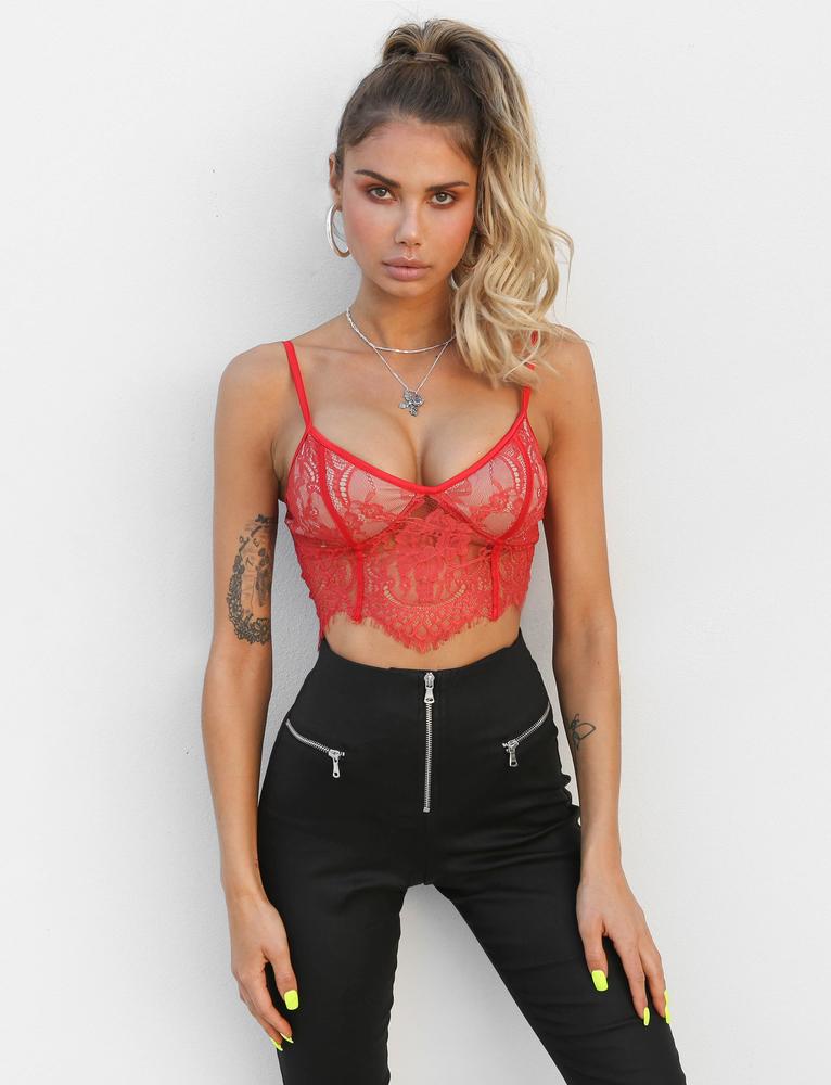 Shopify a31dd317f790b0573a73fe1712c7b574 emery top red 1230x1230