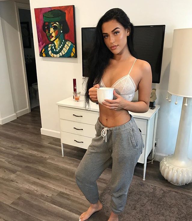 09A6876B BDFB 4B5F 8D98 BB4D395BCBF1