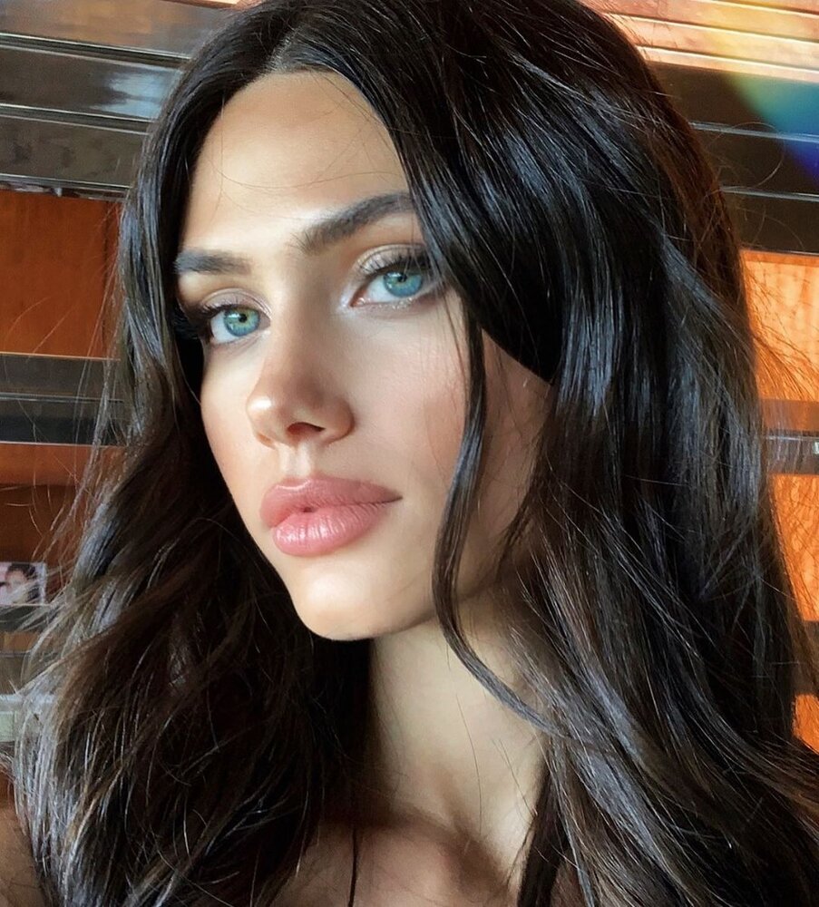 Victoriabrono    B zhMOMqD84    