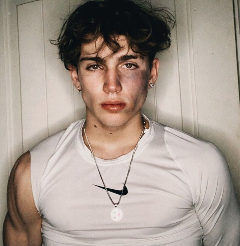 Vinnie Hacker Bio 996x1024