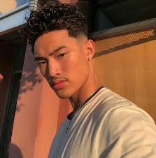 ⋆aesthistic ⋆boys @kthpaIIet ꒰ 🔭 ꒱ | Cute lightskinned boys, Just  beautiful men, Light skin boys