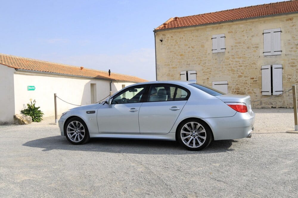 BMW M5 v10 E60 56