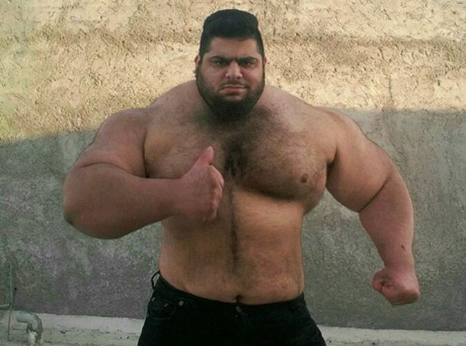 Public-Buzz-Photos-En-Iran-Hulk-existe-c-est-lui.jpg